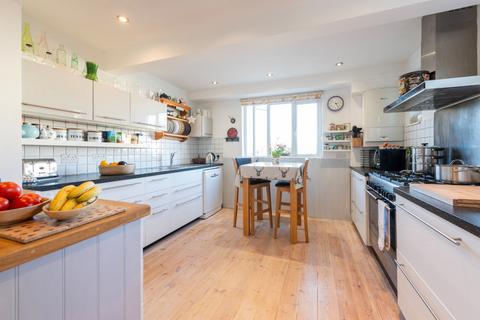 68 Queens Road, Swanage, BH19 2EX