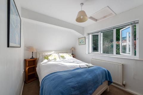 68 Queens Road, Swanage, BH19 2EX
