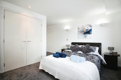 2 bedroom apartment to rent, West Point Wellington Street, Leeds, LS1