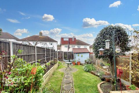 67 Silver Spring Close, Erith, DA8 1EG