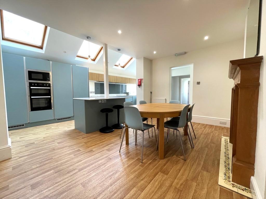Clifton Hill, Exeter EX1 6 bed terraced house to rent - £4,810 pcm (£ ...