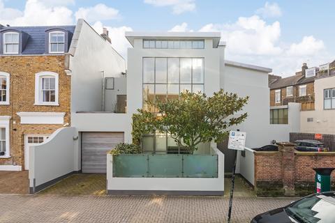 4 bedroom semi-detached house for sale, Bellevue Road, Wandsworth, SW17.