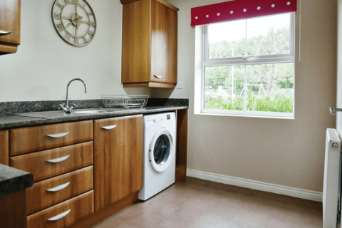 90 Lamberton Drive, Brymbo, Wrexham, LL11 5FN