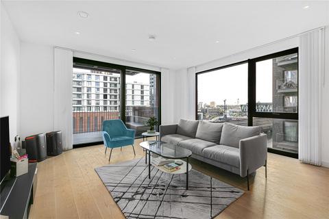 3 bedroom apartment to rent - Viaduct Gardens, London, SW11