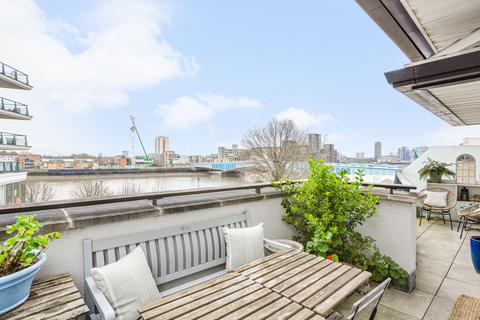 2 bedroom flat for sale - Dolphin House, Smugglers Way, London