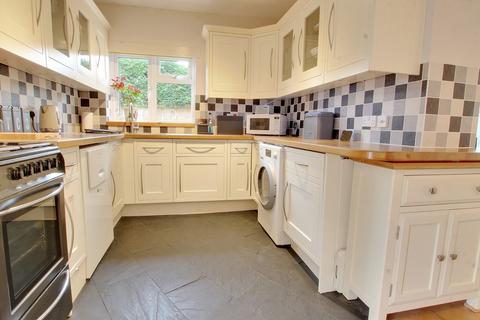 4 bedroom chalet for sale, Southampton Road, Hythe