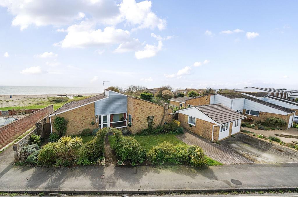 Channel View, Pagham, PO21 4 bed detached house for sale £650,000