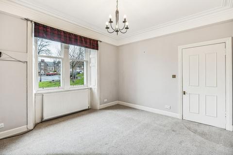 16 Burrell Square, Crieff, PH7 4DP