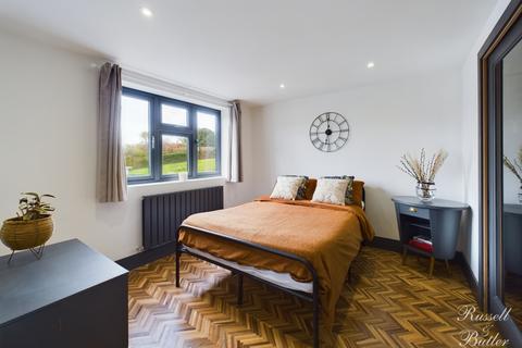 3 Radclive Road, Gawcott, Buckingham, MK18 4JB