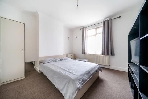 1 bedroom in a house share to rent, Ash Tree Lane Chatham ME5