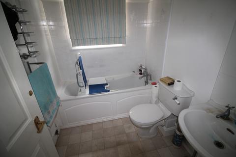 2 bedroom apartment for sale, Vista Road, Clacton on Sea CO15