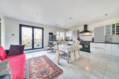 4 bedroom detached house for sale, Broughton Avenue,  Finchley,  N3