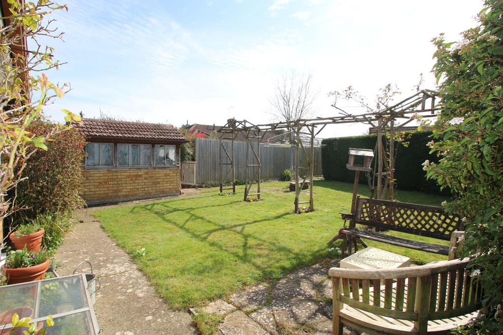 St. Michaels, Tenterden TN30 3 bed detached bungalow for sale £425,000