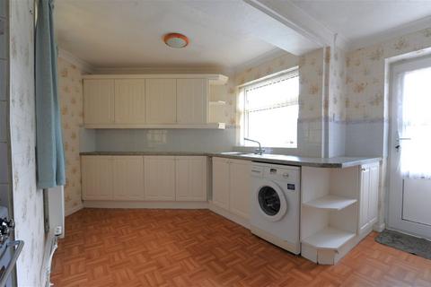 3 bedroom semi-detached house for sale - Nuffield Drive, Banbury