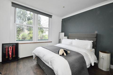 2 bedroom flat for sale - Greyhound Lane, Streatham SW16