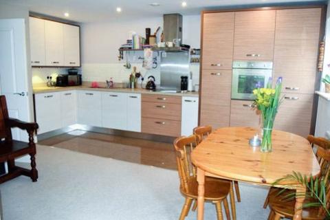 2 bedroom flat to rent, Wallis Square, Hants GU14