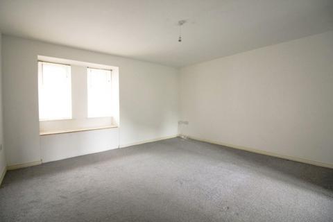 2 bedroom ground floor flat to rent, Aldershot GU12