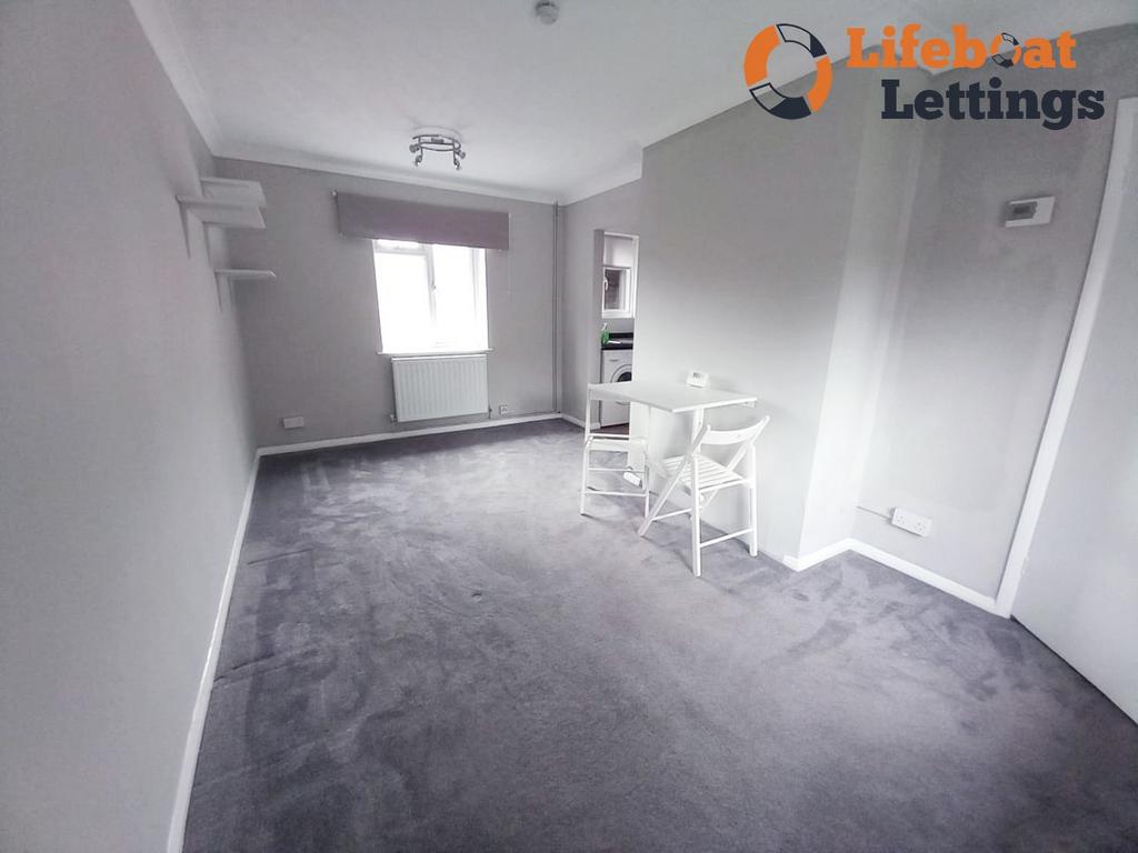 Gillingham ME7 Studio to rent £700 pcm (£162 pw)