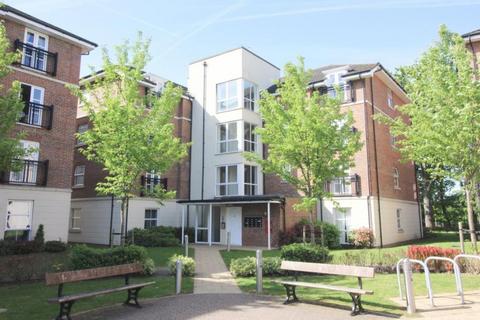 2 bedroom flat to rent, Kenley Place, Hants GU14