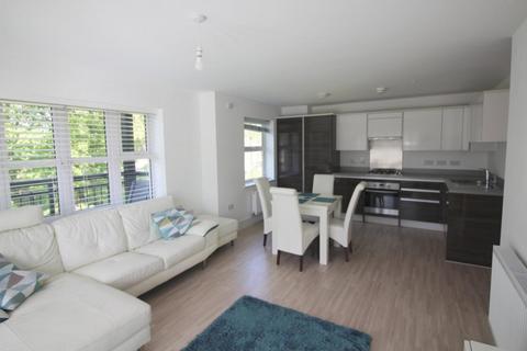 2 bedroom flat to rent, Kenley Place, Hants GU14