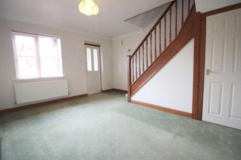 2 bedroom end of terrace house to rent, Woking GU24