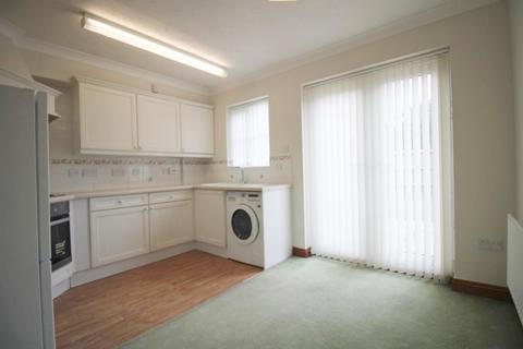 2 bedroom end of terrace house to rent, Woking GU24