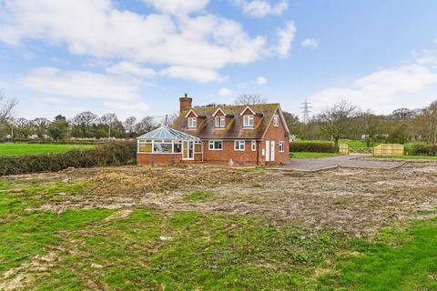 4 bedroom detached house for sale, Hamstreet Road, Ruckinge, Ashford, Kent, TN26