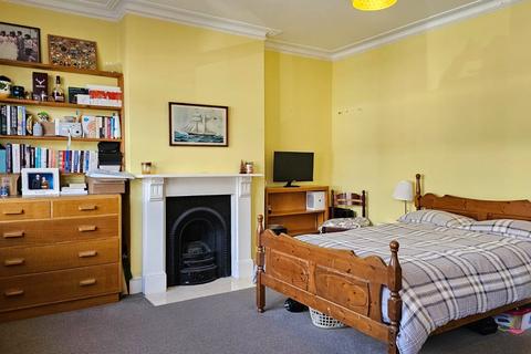 48 Nelgarde Road, London, SE6 4TF