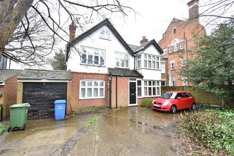 1 bedroom in a house share to rent, Farnborough Road, Farnborough, Hampshire, GU14