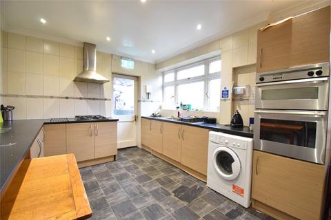 1 bedroom in a house share to rent, Farnborough Road, Farnborough, Hampshire, GU14