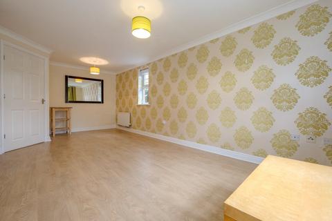 2 bedroom ground floor flat for sale - Crossland Mews, Lymm WA13