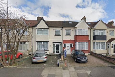 3 bedroom terraced house to rent, Ilford IG3