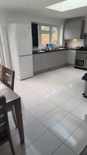 1 bedroom house of multiple occupation to rent, Riverside Walk, Isleworth TW7