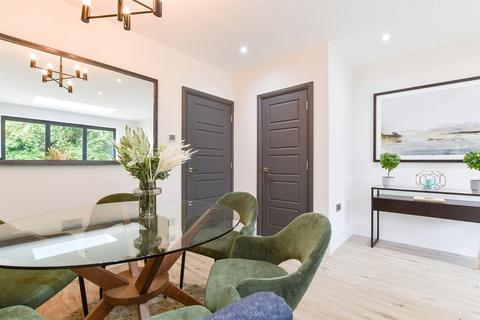 3 bedroom end of terrace house for sale, Harestone Gardens, Stanstead Road, Caterham, Surrey