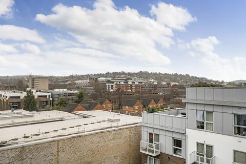 1 bedroom penthouse for sale, Station View, Guildford, Surrey, GU1