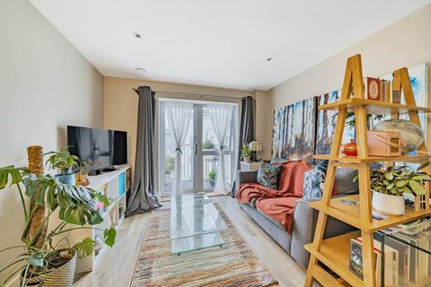 1 bedroom penthouse for sale, Station View, Guildford, Surrey, GU1