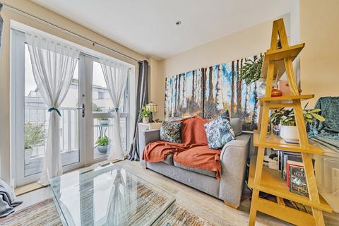 1 bedroom penthouse for sale, Station View, Guildford, Surrey, GU1