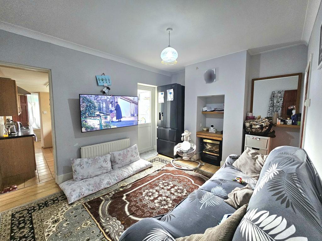 Seymour Road, Gravesend DA11 3 bed house for sale £290,000