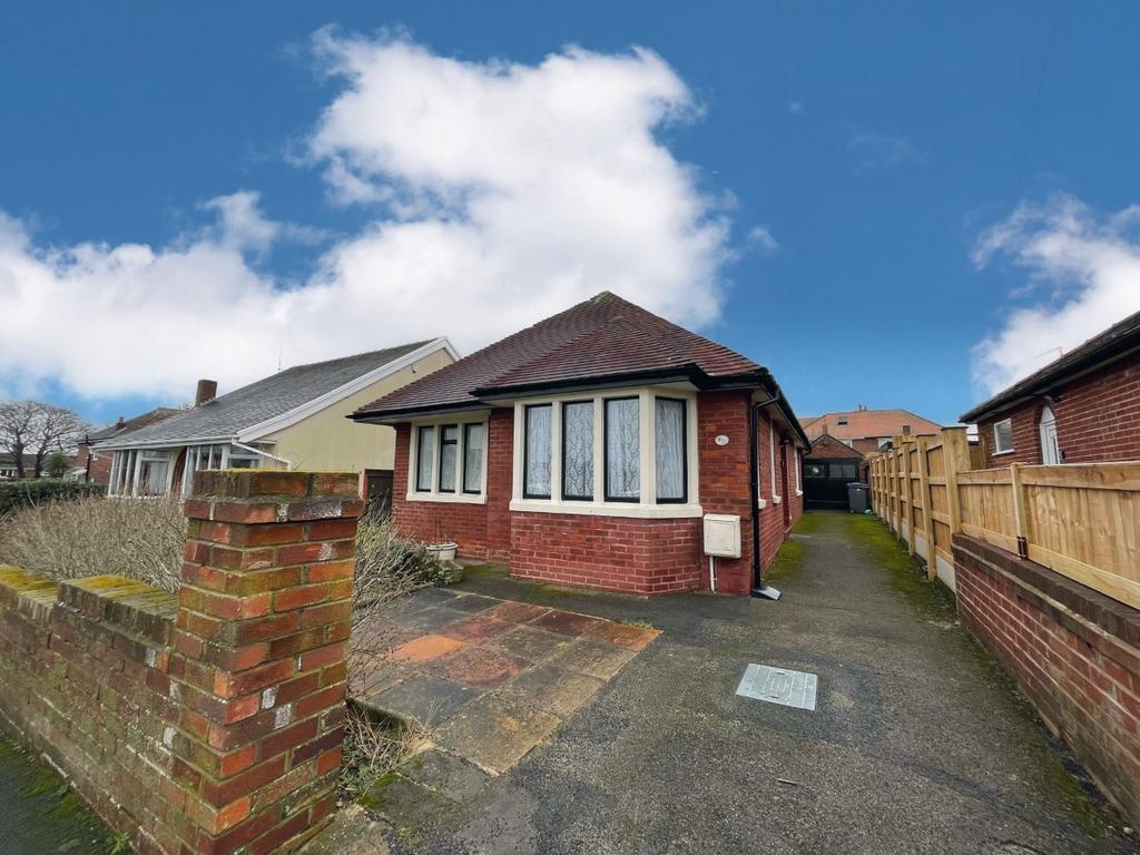 Bertrand Avenue, Blackpool FY3 2 bed bungalow for sale £165,000