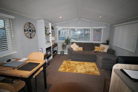 2 bedroom static caravan for sale, Flag Hill, Colchester CO7