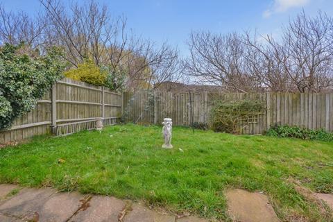 3 bedroom semi-detached house for sale, Oakham Drive, Romney Marsh TN29