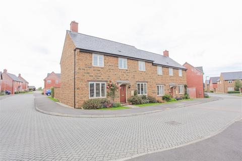 4 bedroom semi-detached house for sale, Tarvers Way, Adderbury