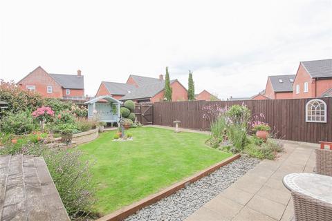 4 bedroom semi-detached house for sale, Tarvers Way, Adderbury