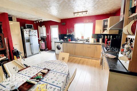 3 bedroom end of terrace house for sale - Osborne Mews, Barnsley