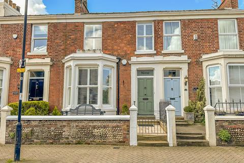 2 bedroom terraced house for sale, Queen Street, Lytham St. Annes, FY8