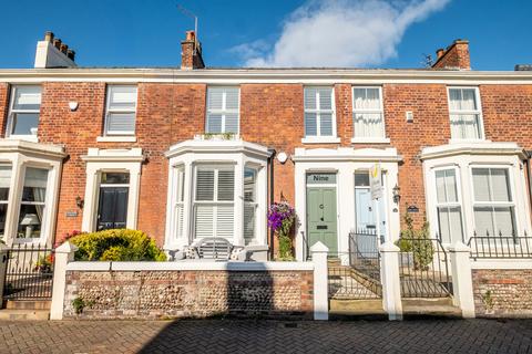 2 bedroom terraced house for sale, Queen Street, Lytham St. Annes, FY8