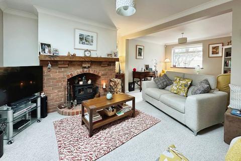 24 Elmstead Close, Corringham, Stanford-le-hope, SS17 9EL