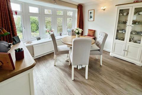 24 Elmstead Close, Corringham, Stanford-le-hope, SS17 9EL