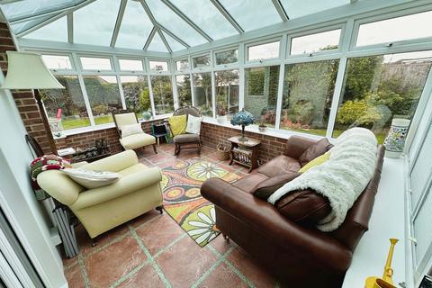 24 Elmstead Close, Corringham, Stanford-le-hope, SS17 9EL