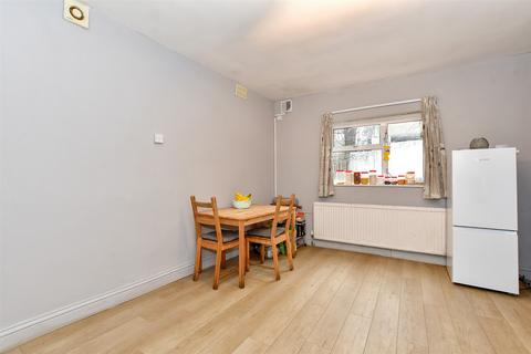 1 bedroom ground floor flat for sale - Romford Road, London